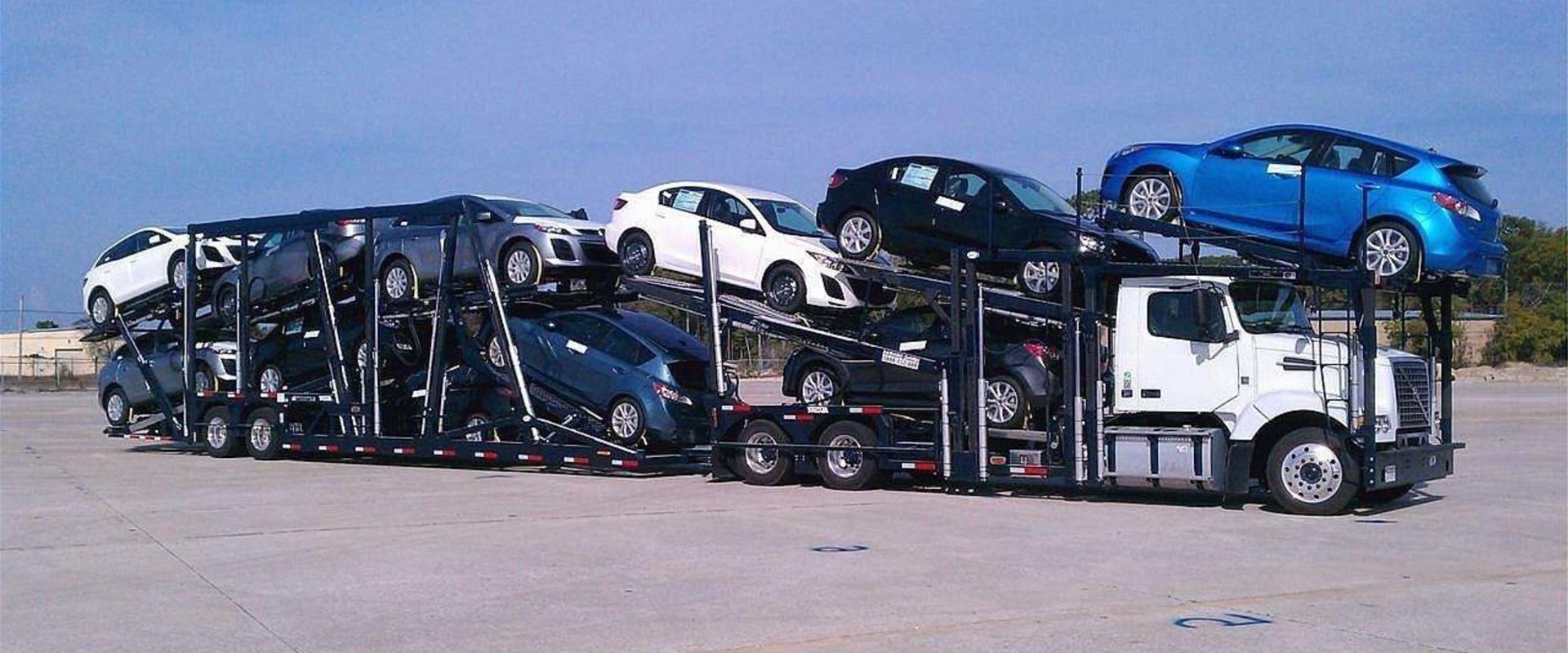 How many cars can an auto carrier hold?